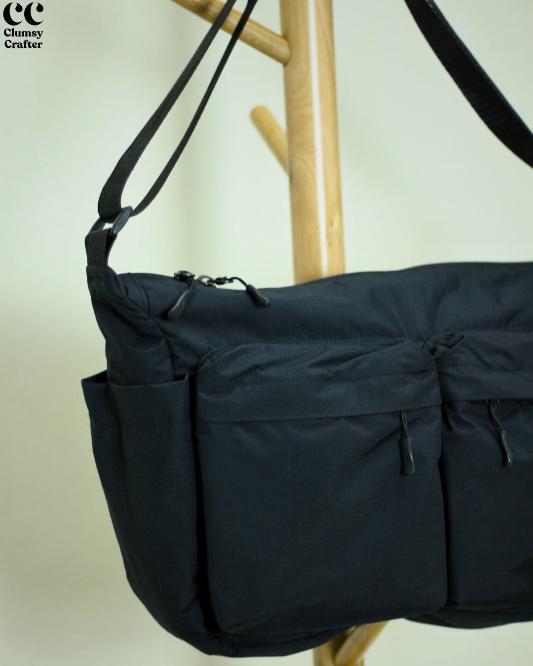 Juno Messenger Bag - Black