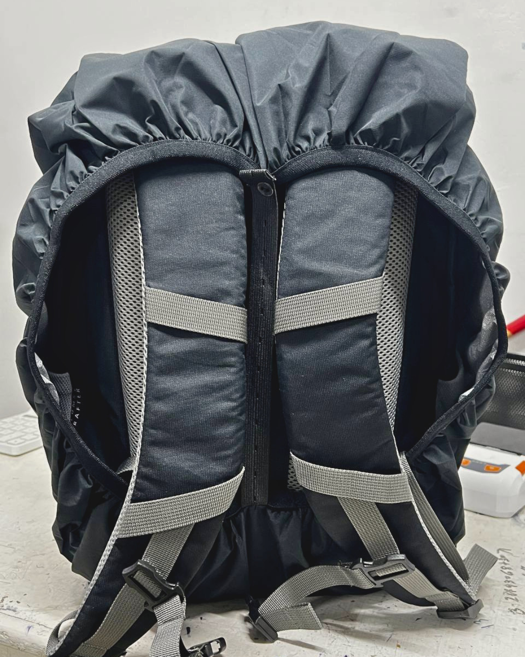 Nomad Daypack with Rain Cover Combo