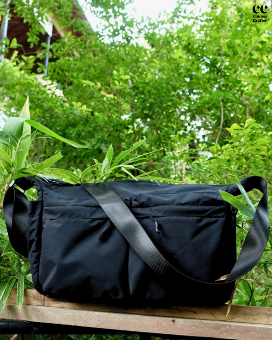 Juno Messenger Bag- Black