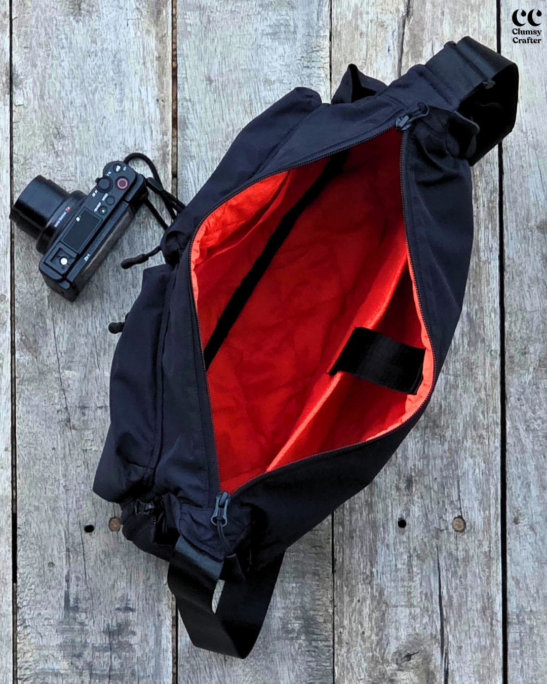 Juno Messenger Bag  - Black