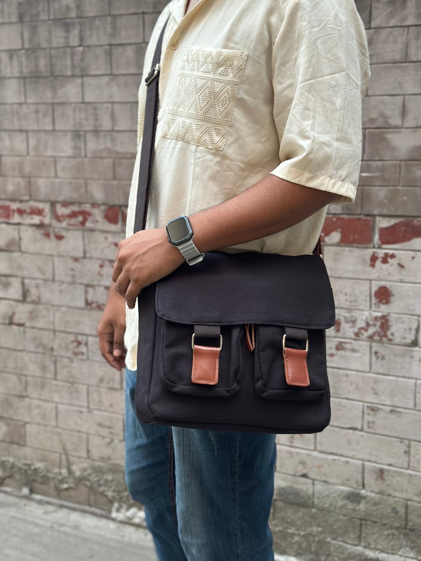 Brief Messenger Bag