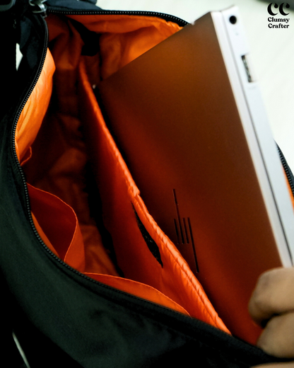 Juno Messenger Bag- Carbon Black